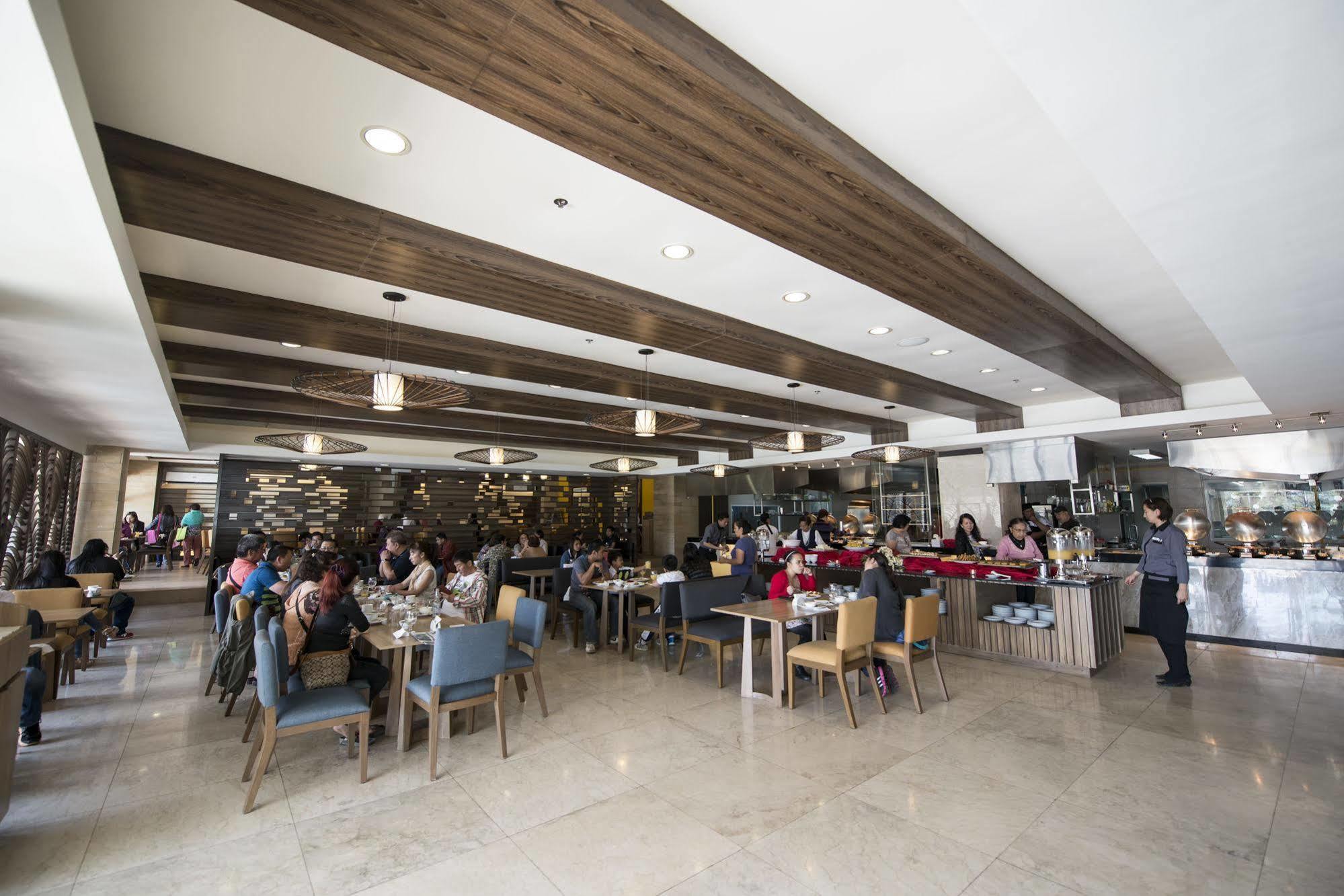 Newtown Plaza Hotel Baguio City Zewnętrze zdjęcie