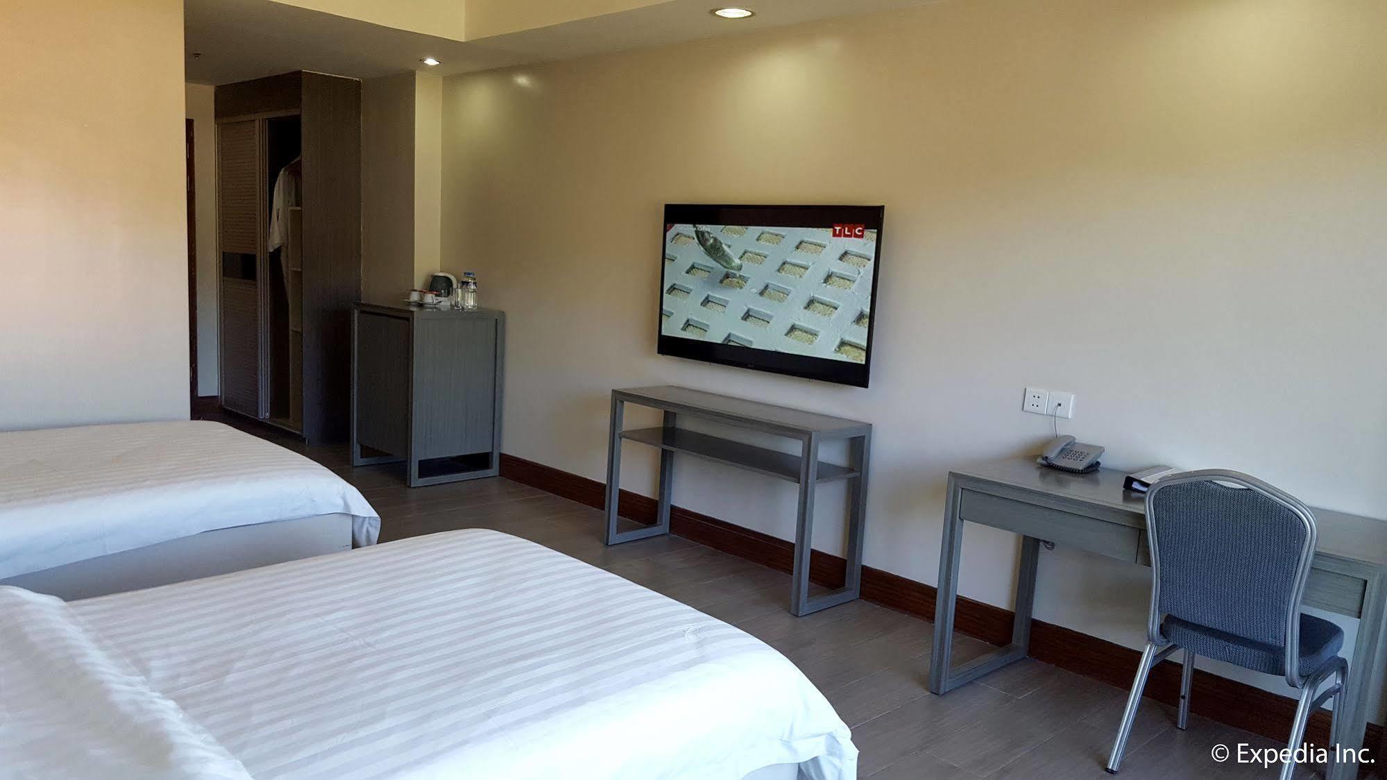 Newtown Plaza Hotel Baguio City Zewnętrze zdjęcie